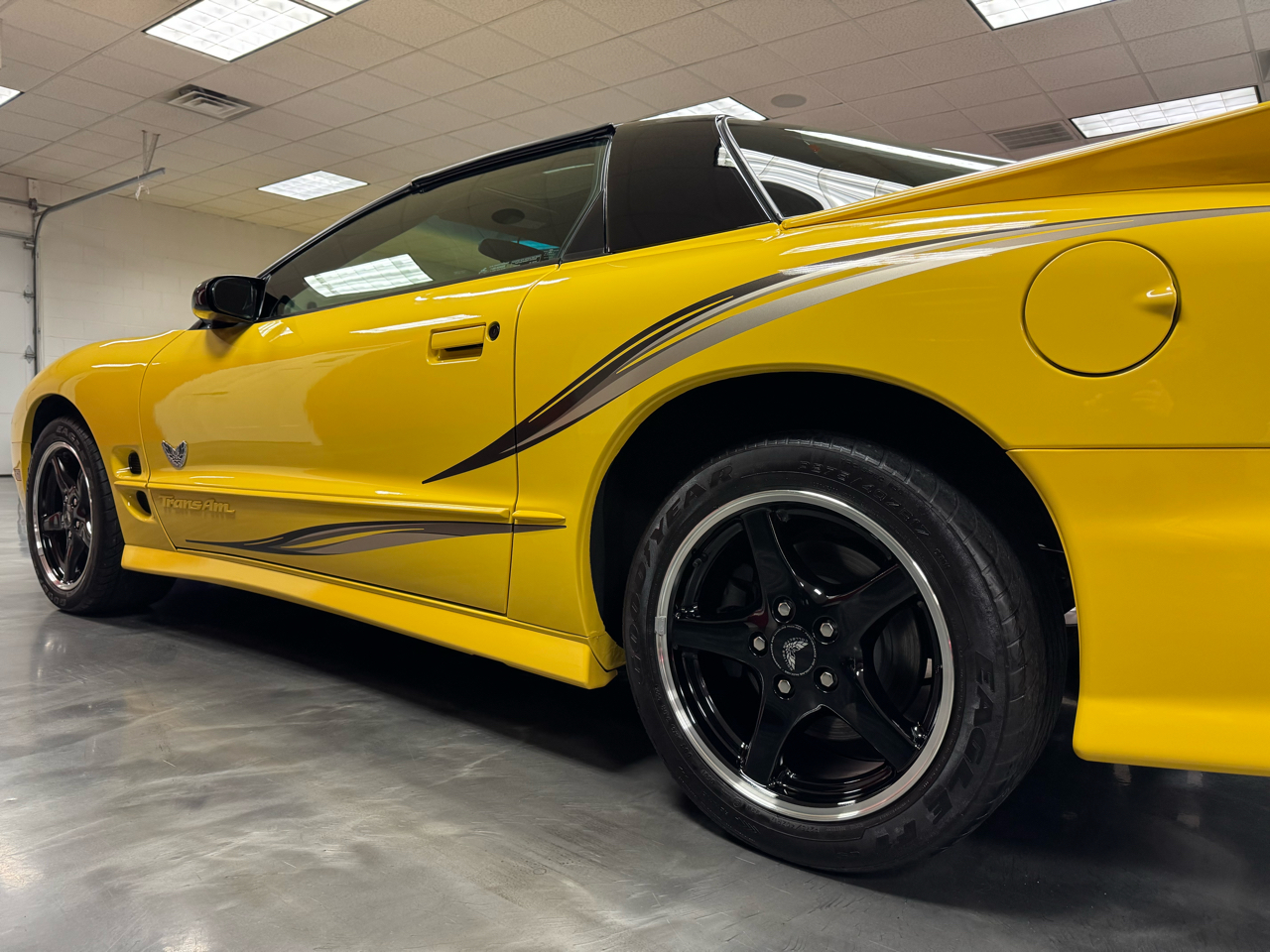 Pontiac Firebird  2002