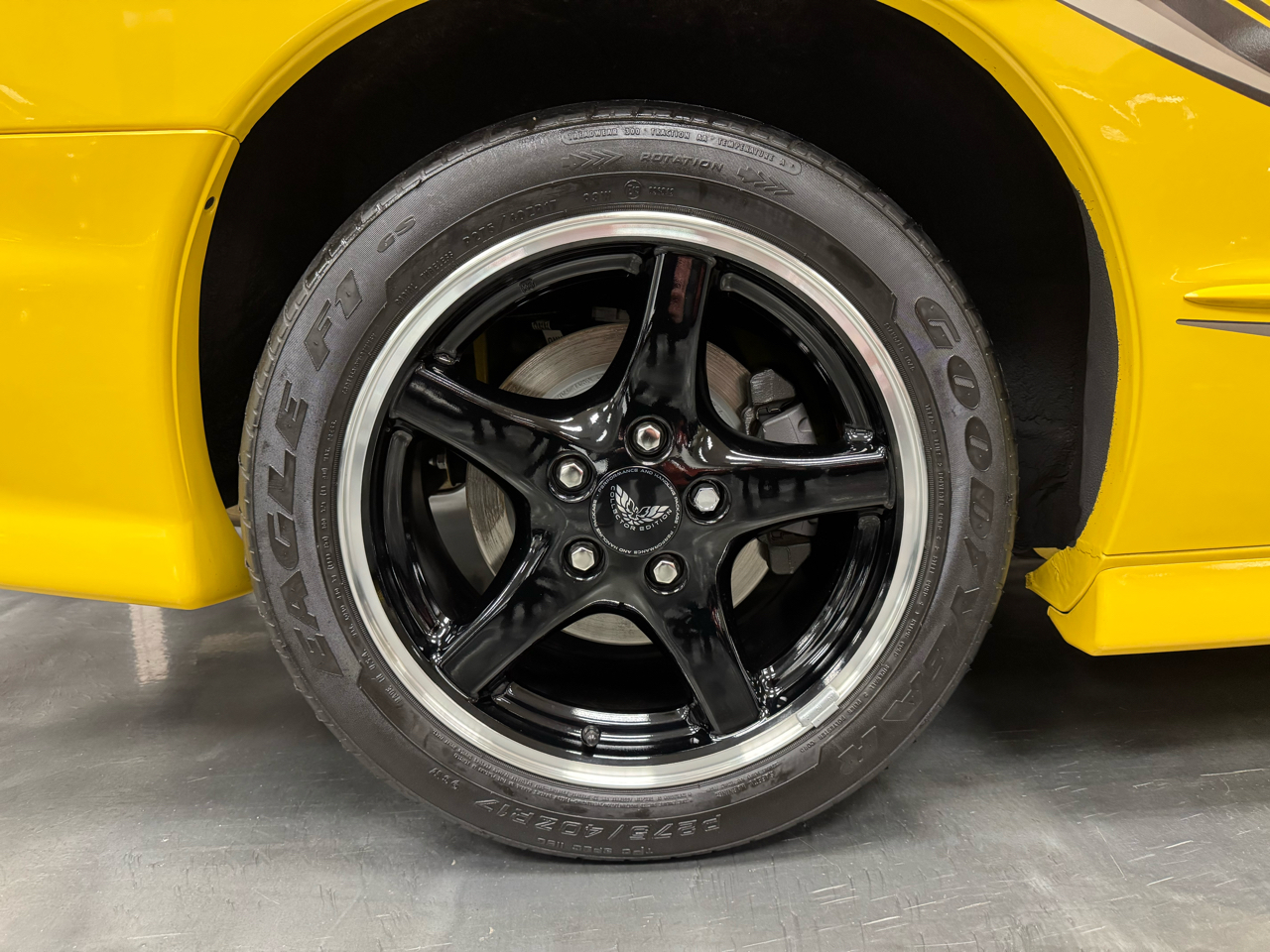 Pontiac Firebird  2002