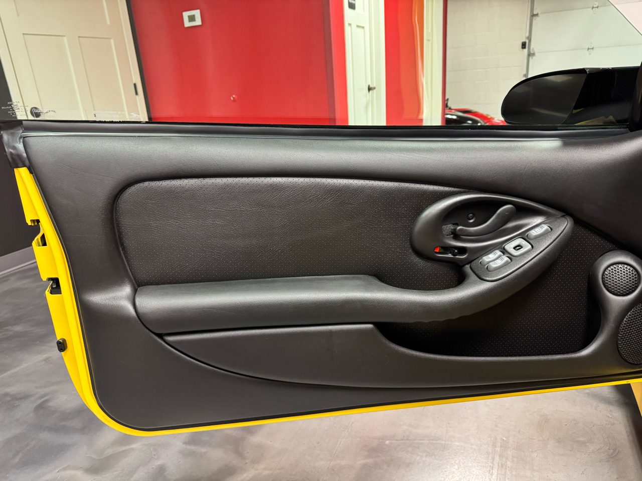 Pontiac Firebird  2002