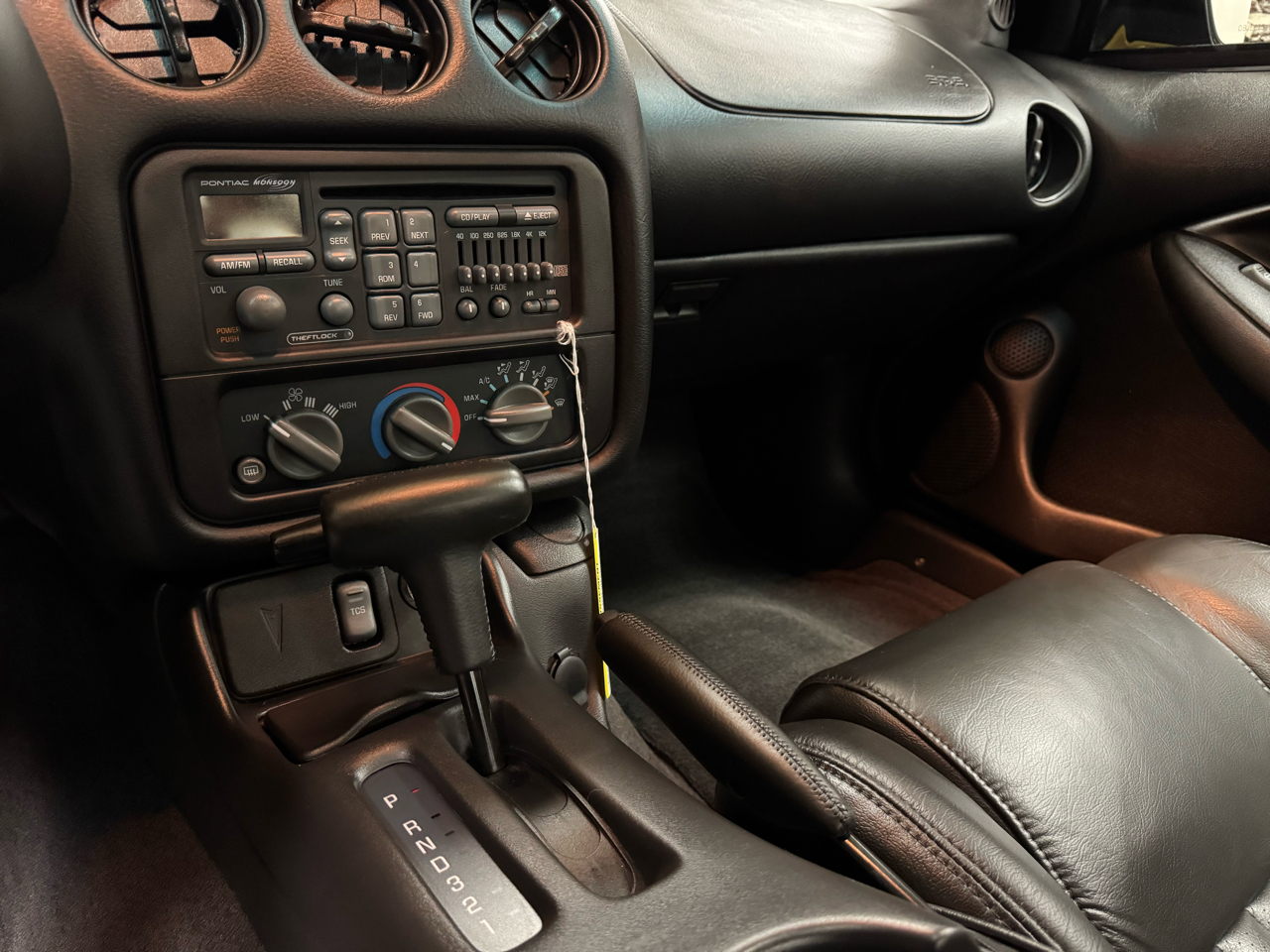 Pontiac Firebird  2002