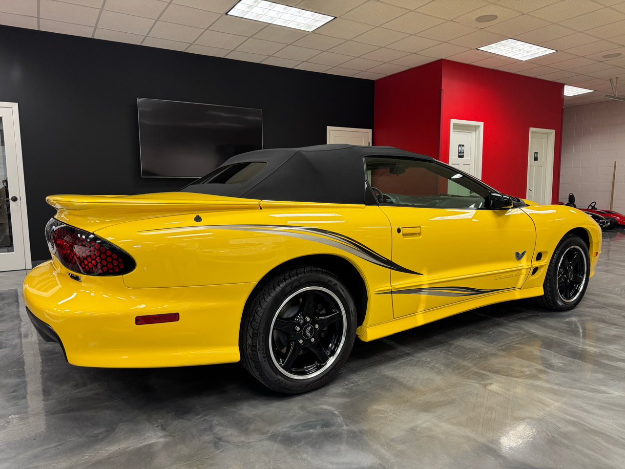 Pontiac Firebird Trans Am  2002