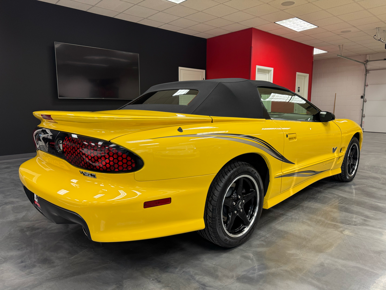 Pontiac Firebird Trans Am  2002