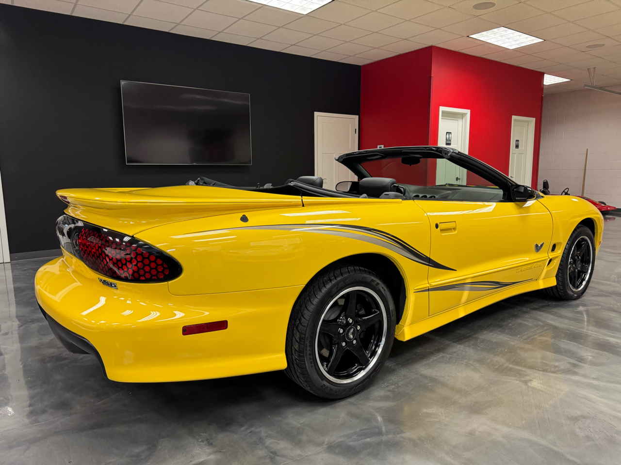 Pontiac Firebird Trans Am  2002