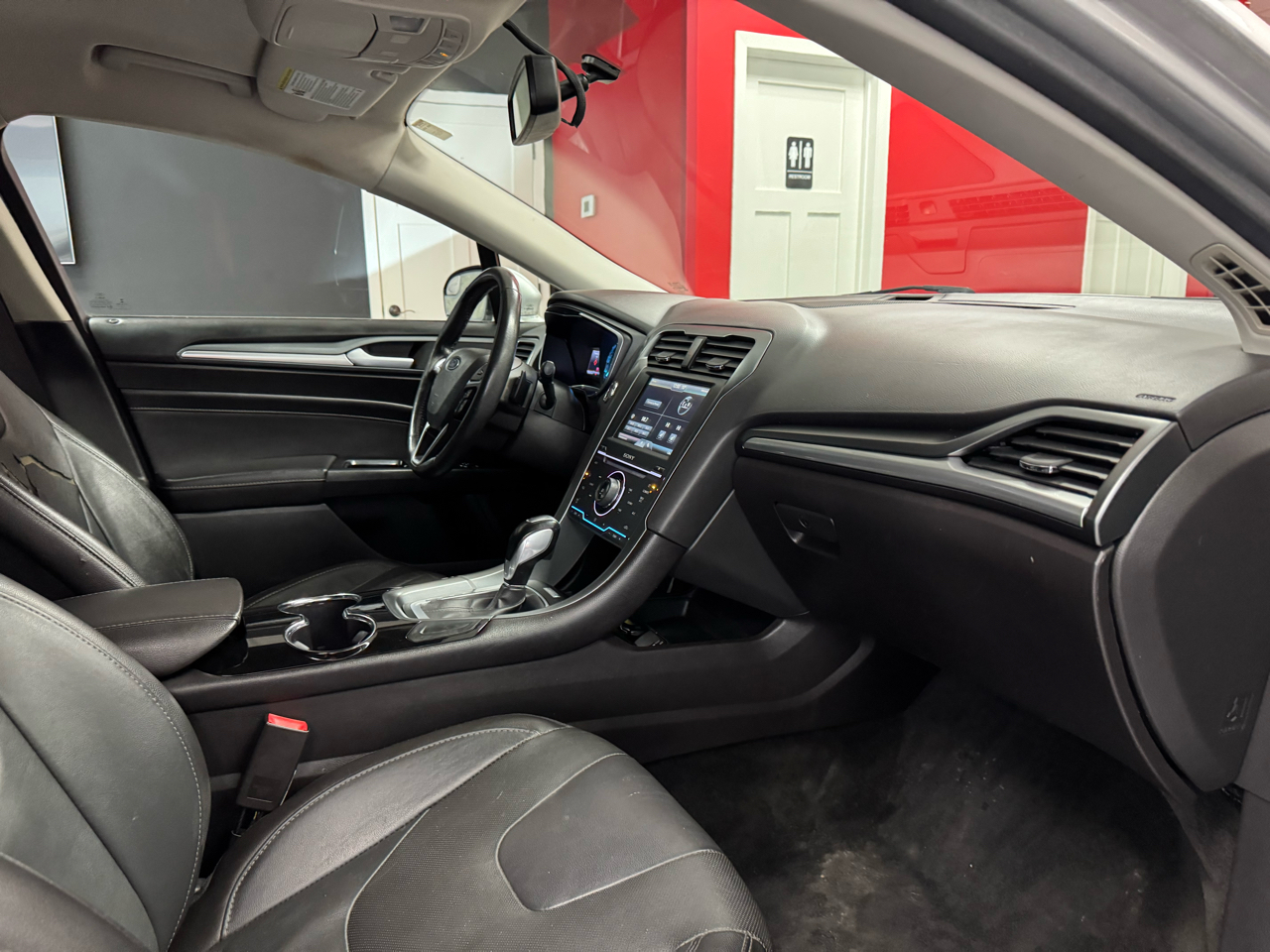 Ford Fusion Titanium FWD 2014