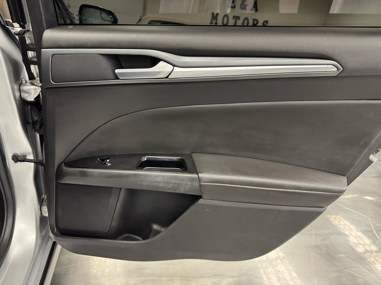 Ford Fusion Titanium FWD 2014