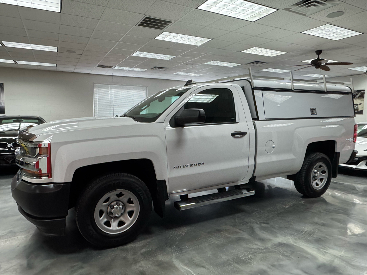 Chevrolet Silverado 1500 2WD Reg Cab 133.0" Work Truck 2017