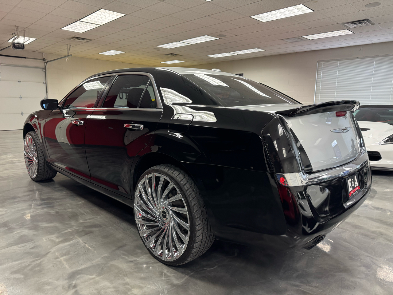 Chrysler 300 4dr Sdn RWD 2014