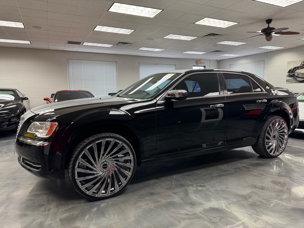 Chrysler 300 4dr Sdn RWD 2014