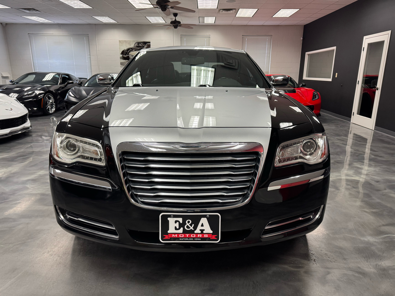 Chrysler 300 4dr Sdn RWD 2014