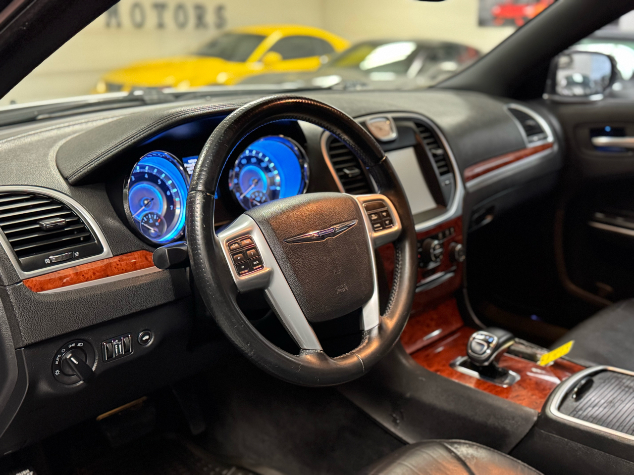 Chrysler 300 4dr Sdn RWD 2014