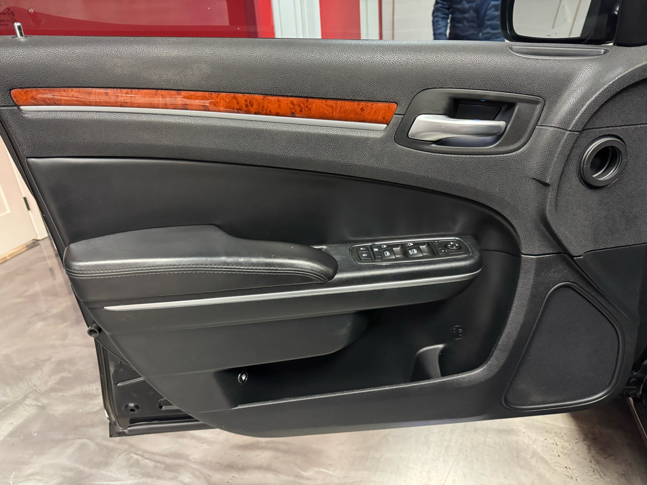 Chrysler 300 4dr Sdn RWD 2014