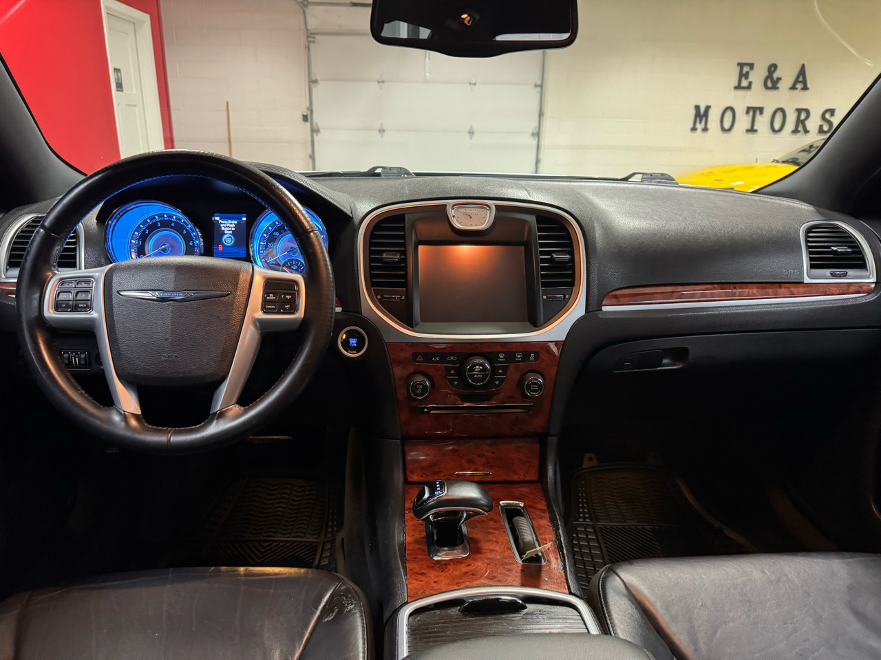 Chrysler 300 4dr Sdn RWD 2014