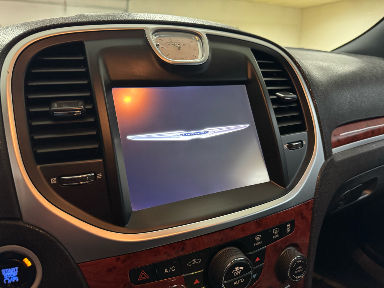 Chrysler 300 4dr Sdn RWD 2014