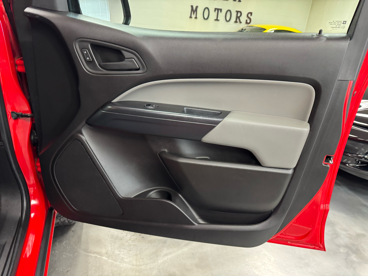 Chevrolet Colorado 2WD Crew Cab 140.5" WT 2017