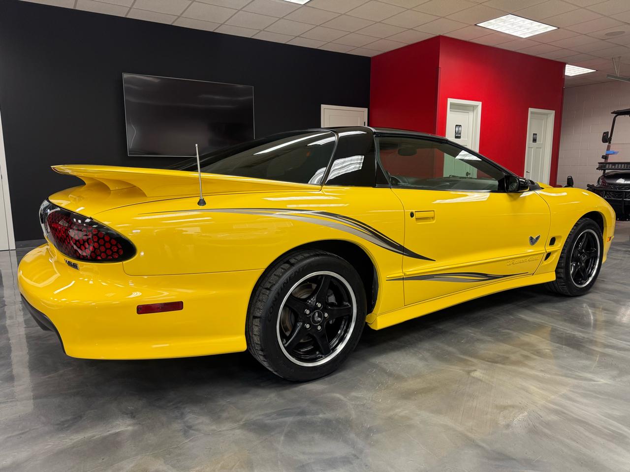 Pontiac Firebird  2002