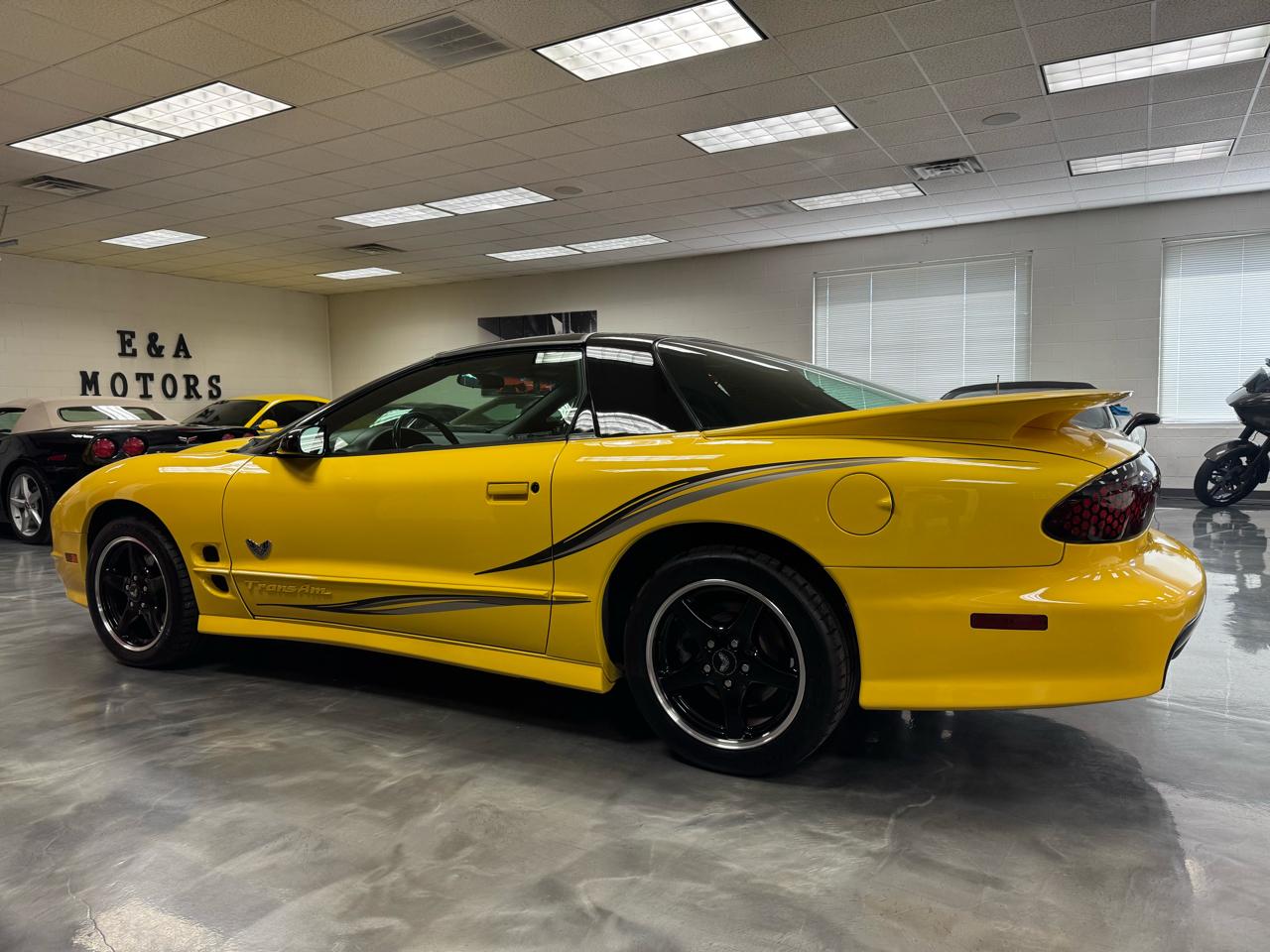 Pontiac Firebird  2002