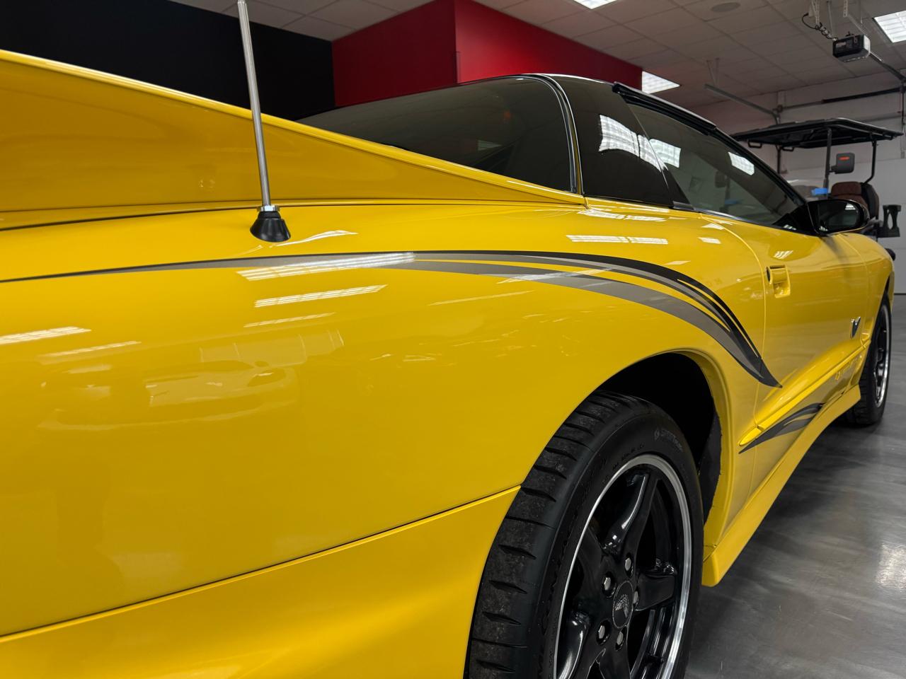 Pontiac Firebird  2002