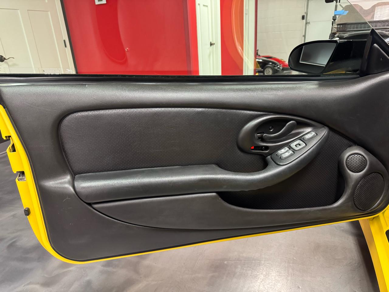 Pontiac Firebird  2002