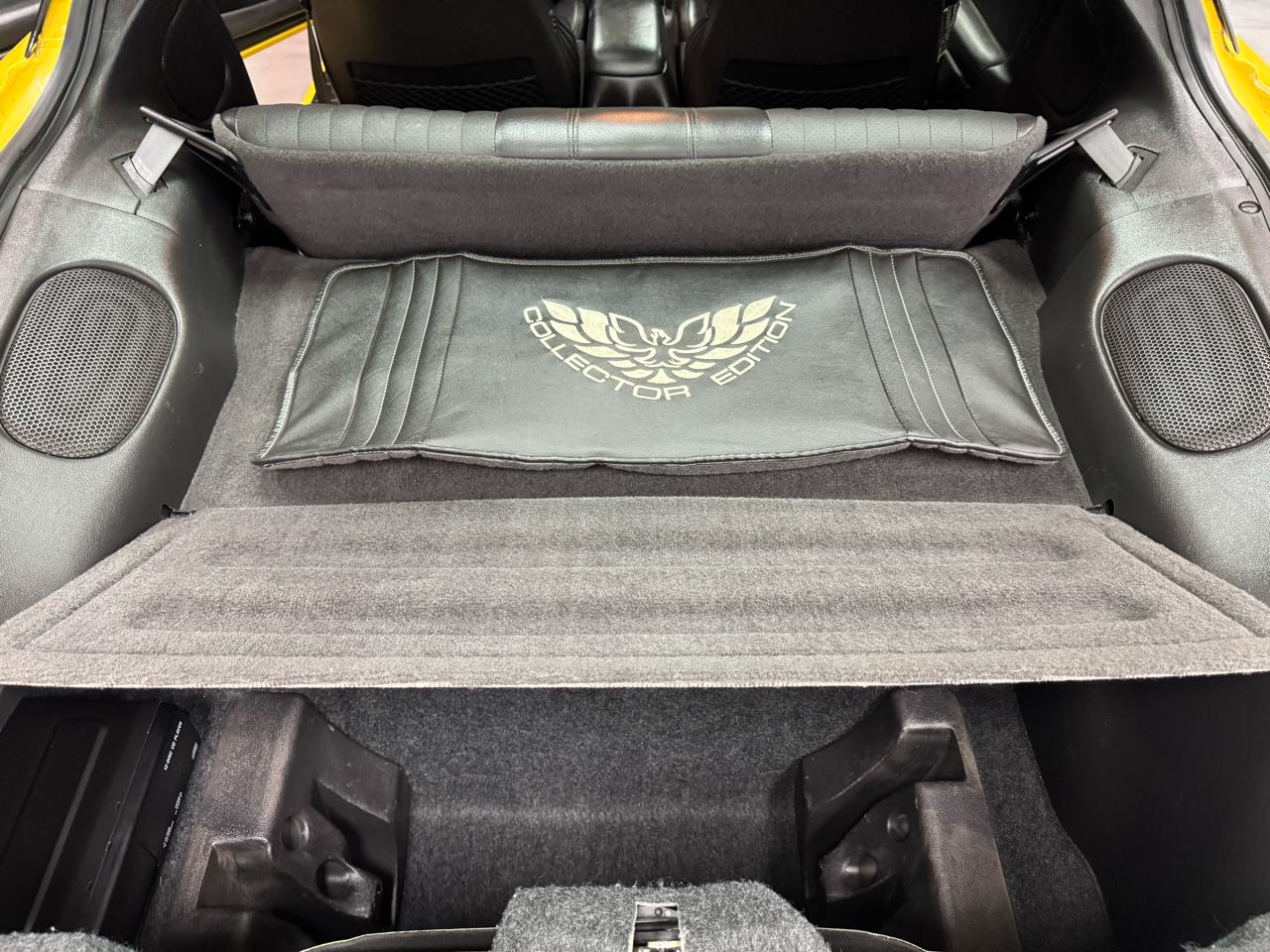 Pontiac Firebird  2002