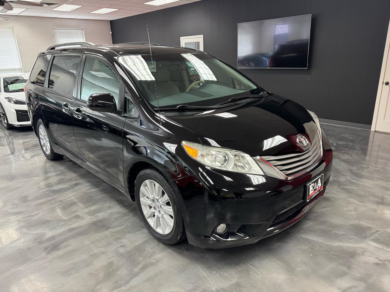 Toyota Sienna  2013