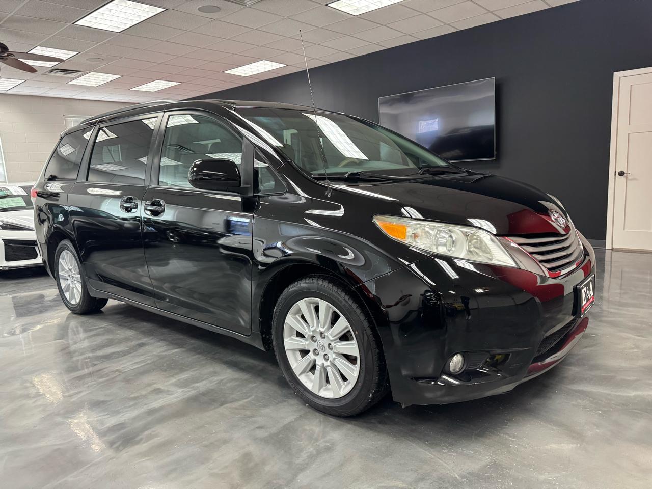 Toyota Sienna  2013