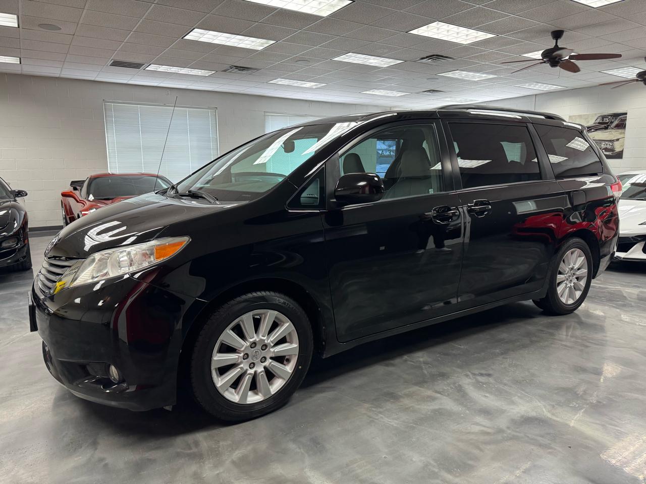 Toyota Sienna  2013