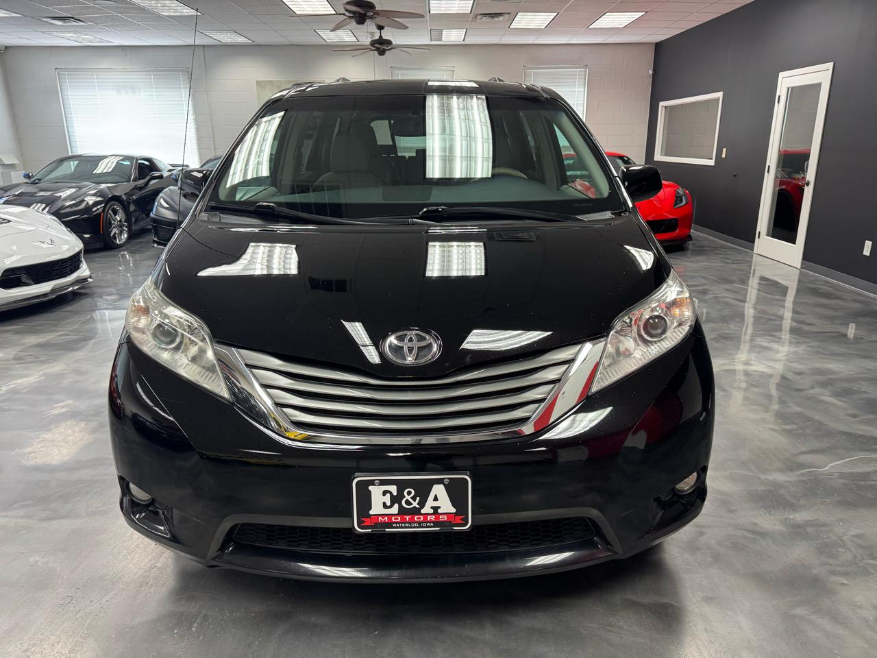 Toyota Sienna  2013