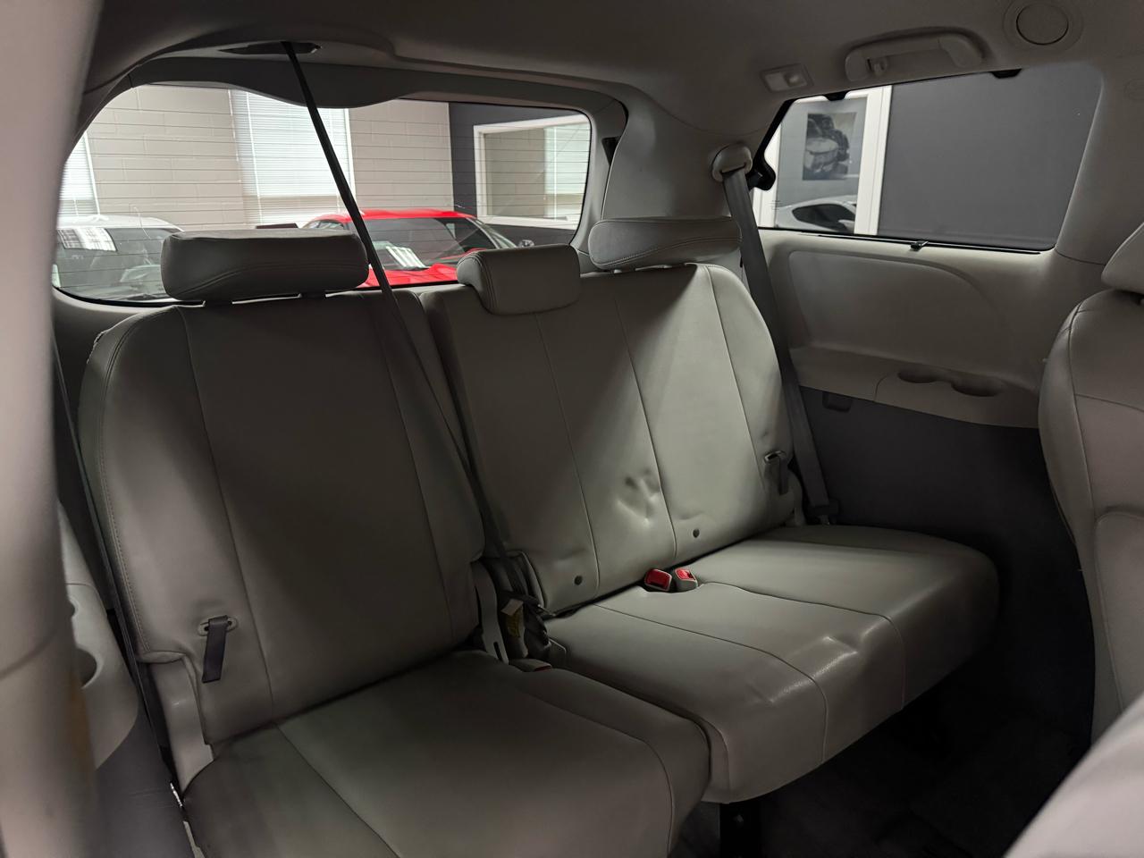 Toyota Sienna  2013
