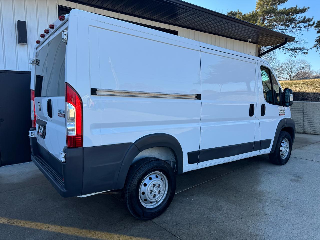 RAM ProMaster Cargo Van 1500 Low Roof 136" WB 2017