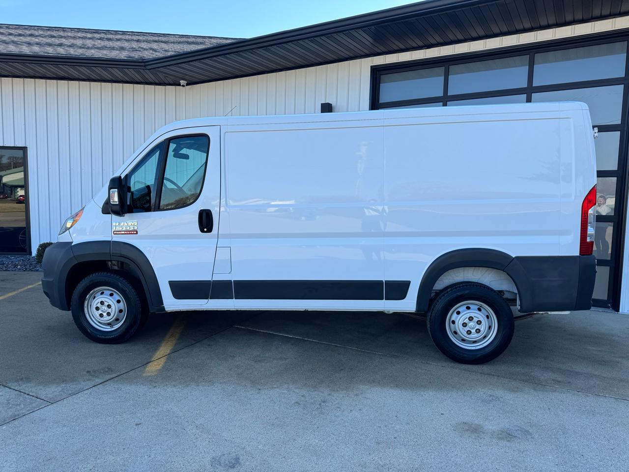 RAM ProMaster Cargo Van 1500 Low Roof 136" WB 2017