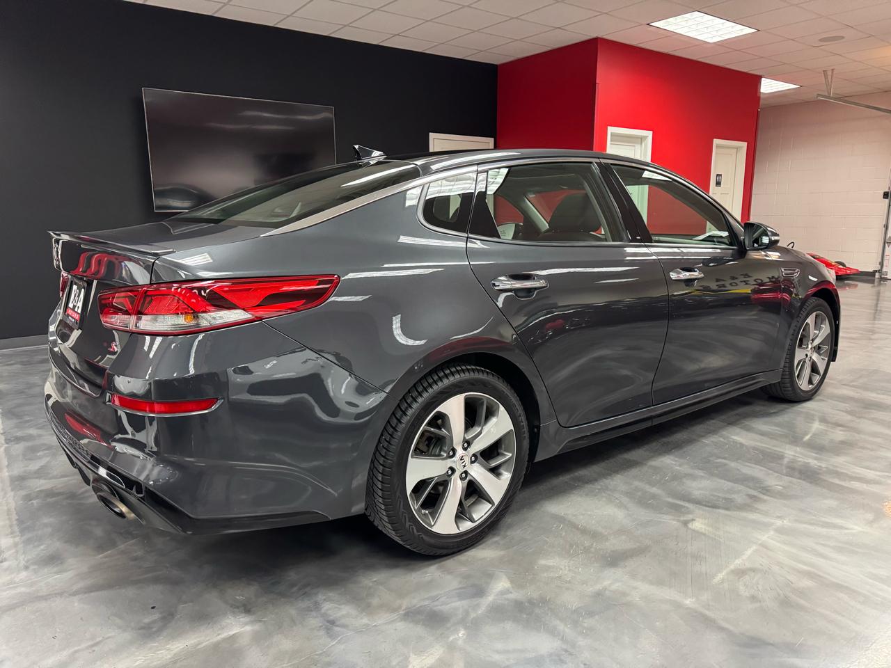 Kia Optima  2019