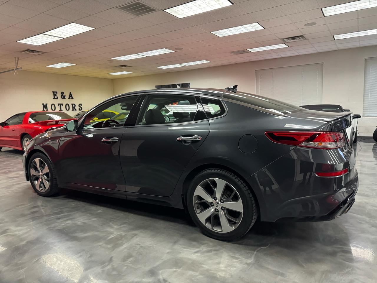 Kia Optima  2019