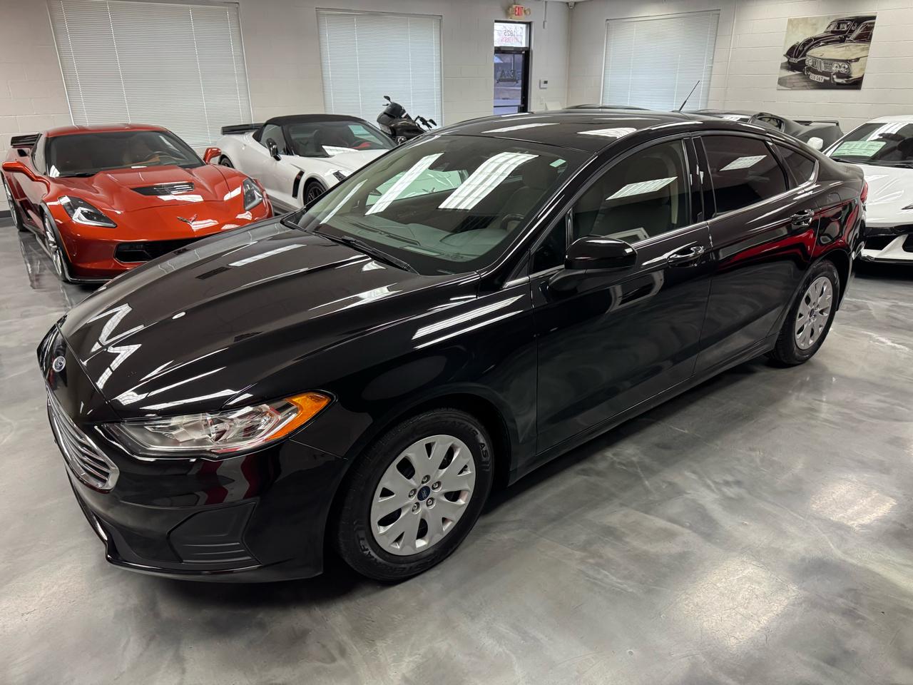 Ford Fusion S FWD 2019