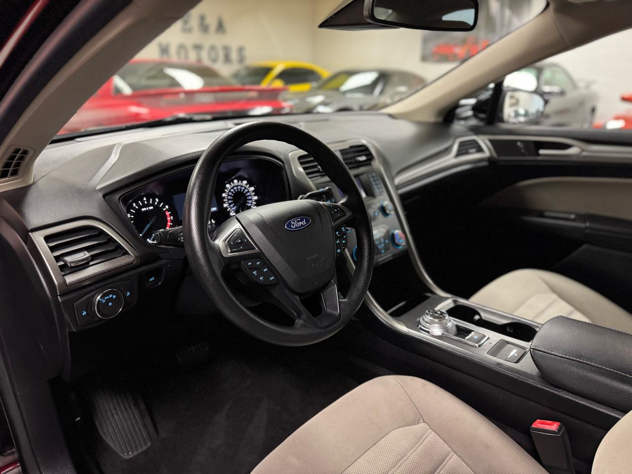 Ford Fusion S FWD 2019