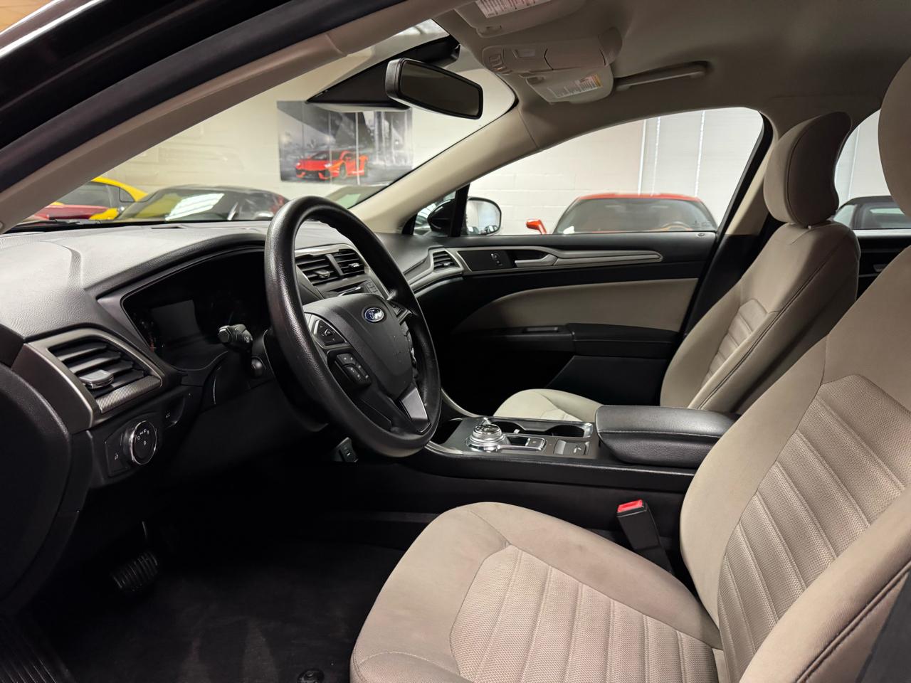 Ford Fusion S FWD 2019
