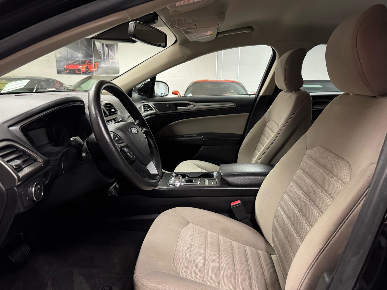 Ford Fusion S FWD 2019