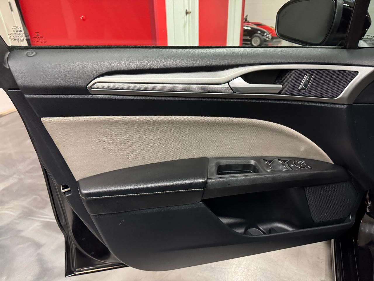 Ford Fusion S FWD 2019