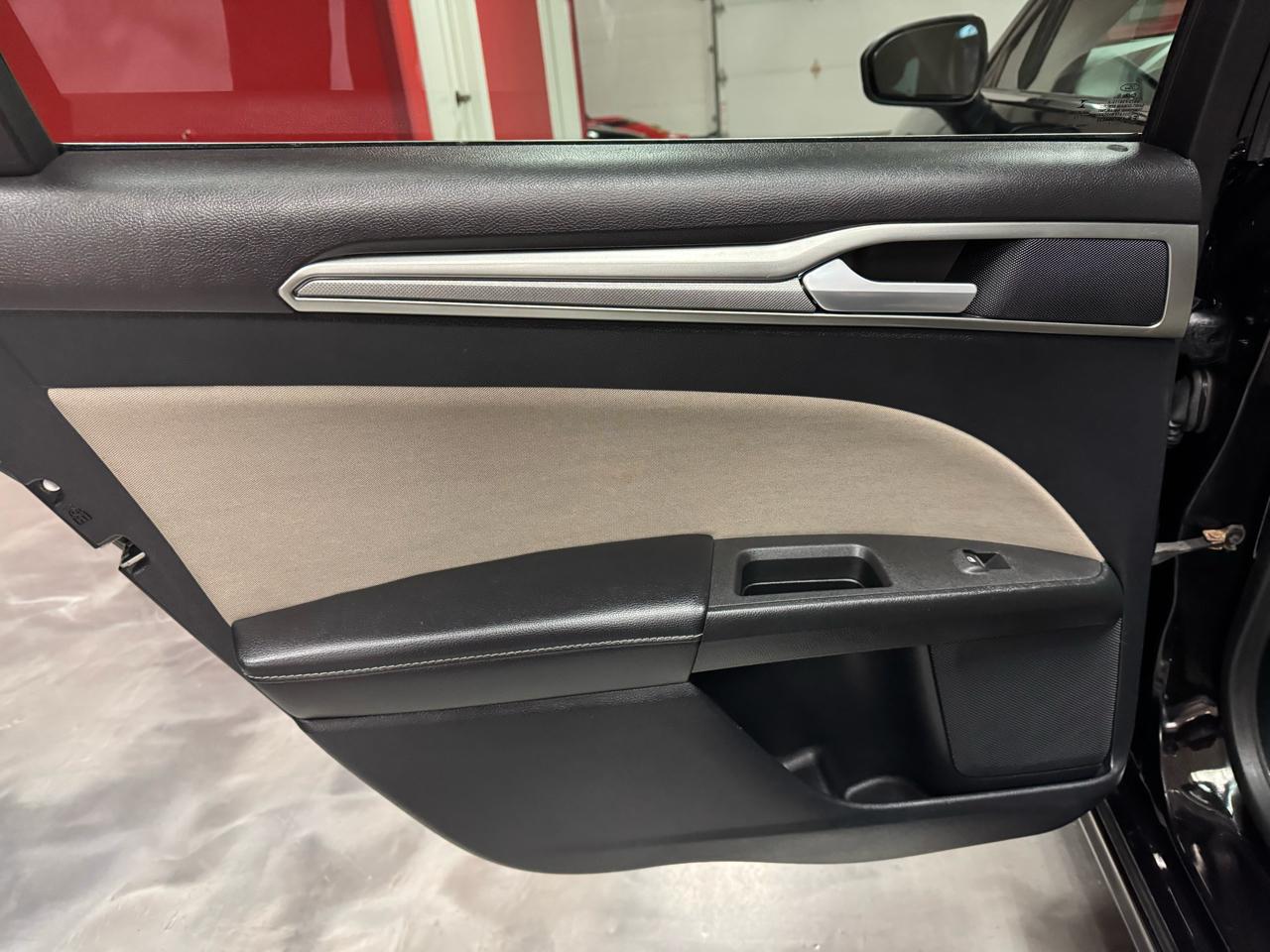 Ford Fusion S FWD 2019