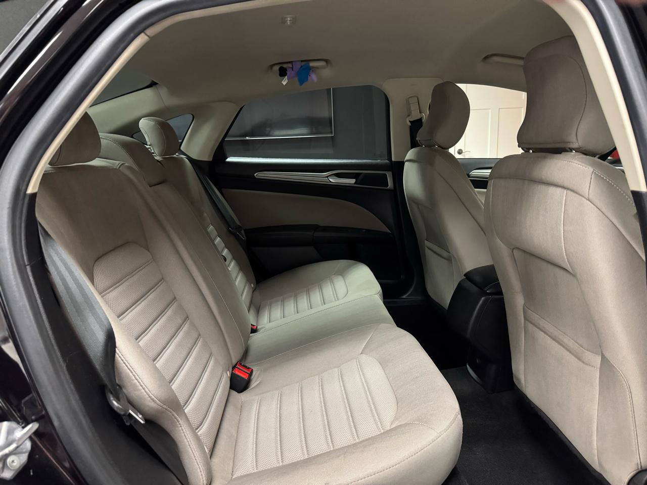 Ford Fusion S FWD 2019