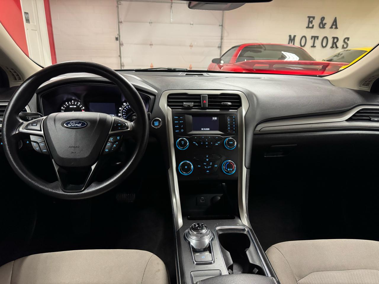 Ford Fusion S FWD 2019