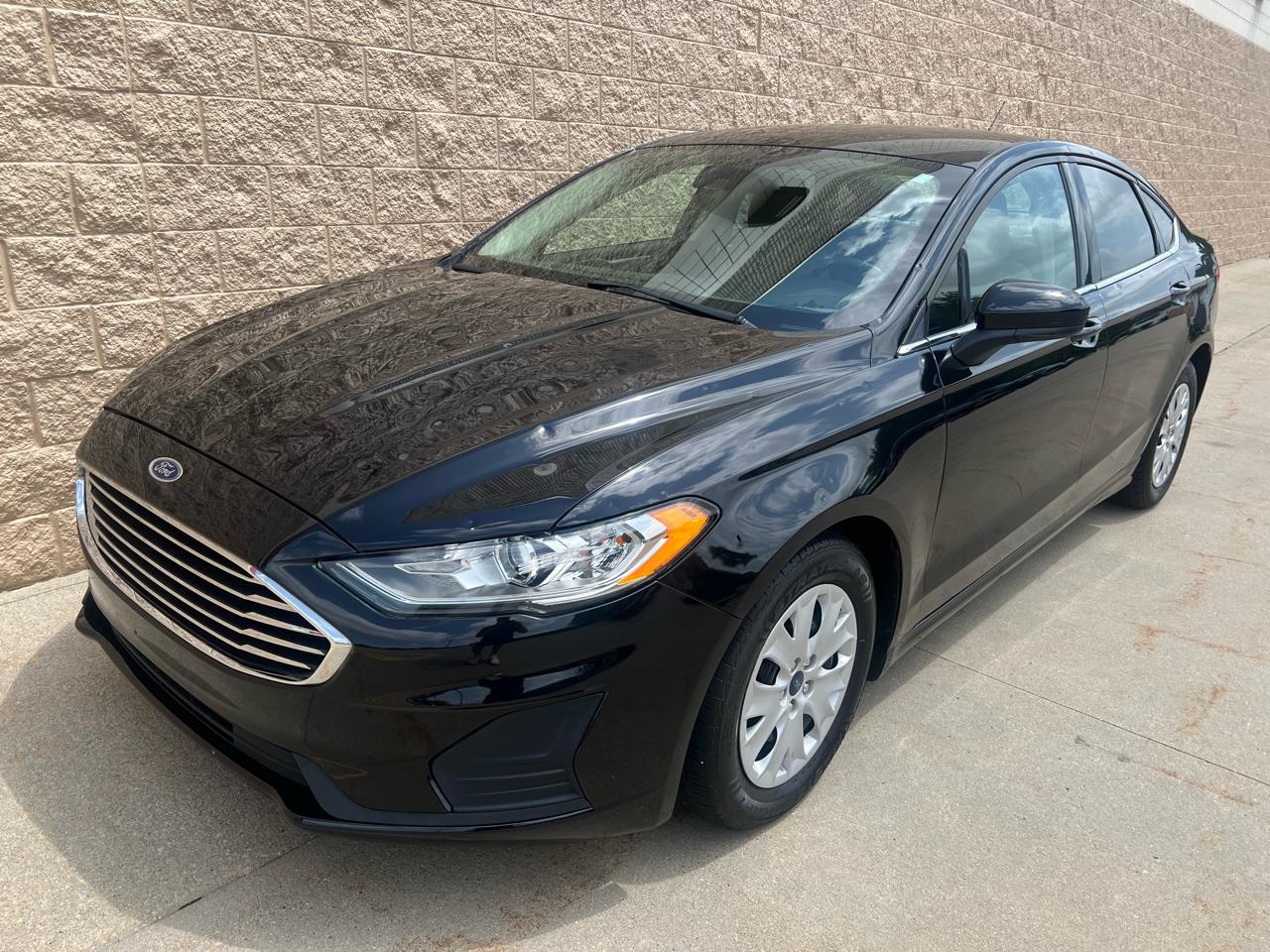 Ford Fusion S FWD 2019