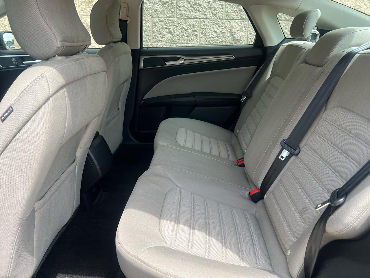 Ford Fusion S FWD 2019