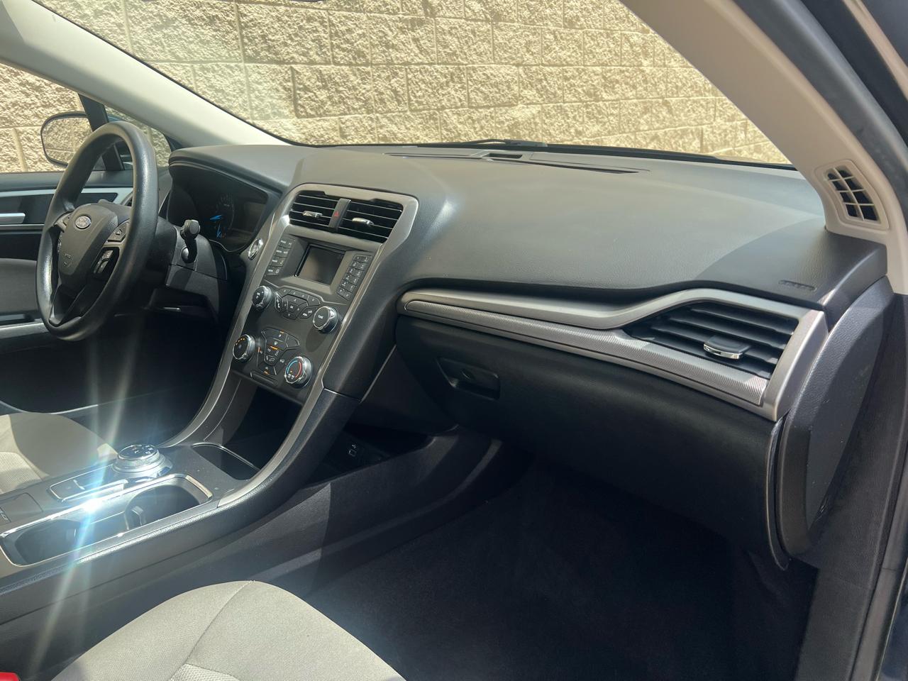 Ford Fusion S FWD 2019