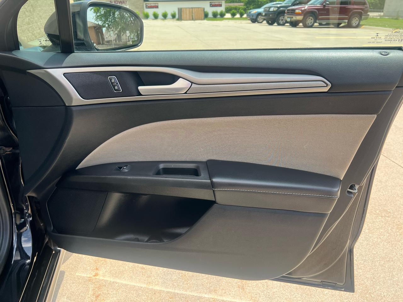 Ford Fusion S FWD 2019