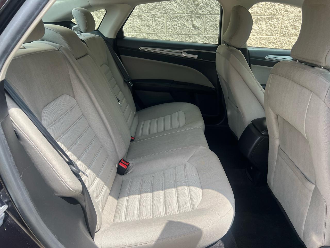 Ford Fusion S FWD 2019