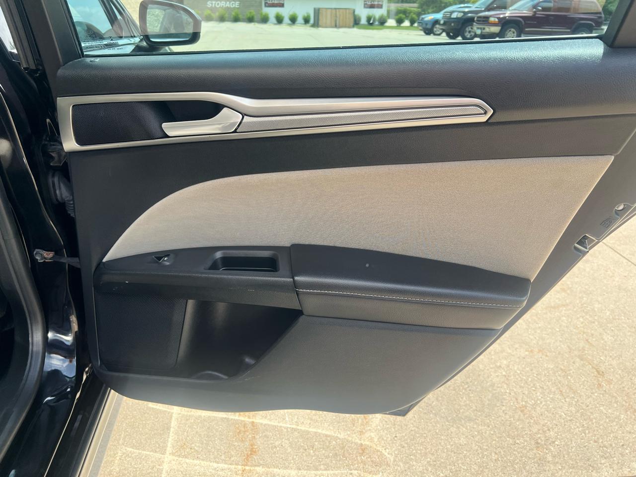 Ford Fusion S FWD 2019