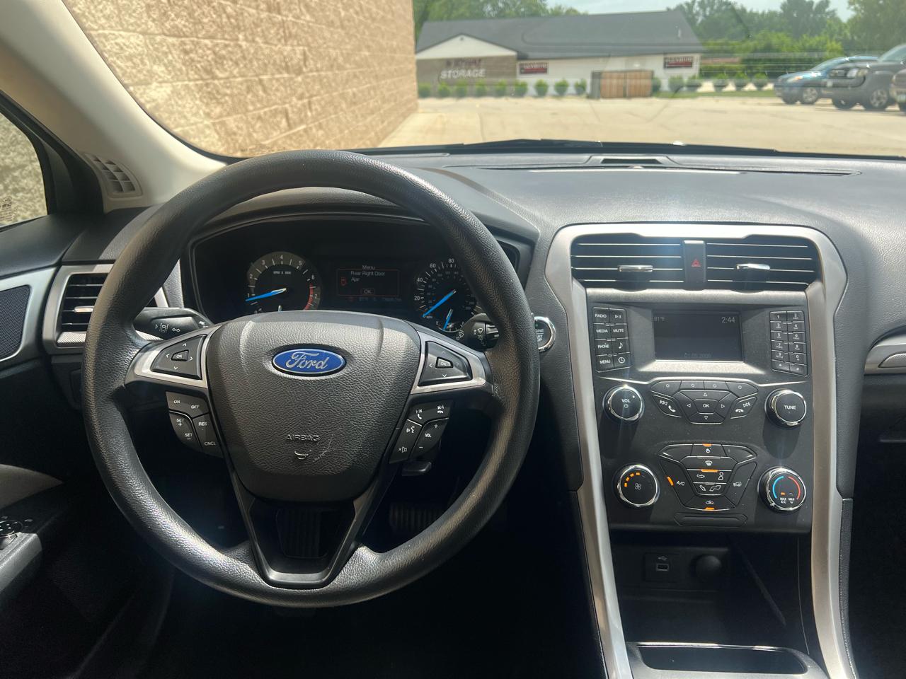 Ford Fusion S FWD 2019