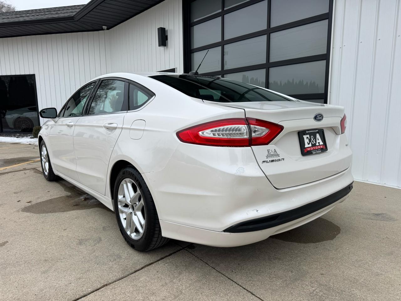 Ford Fusion SE 2013