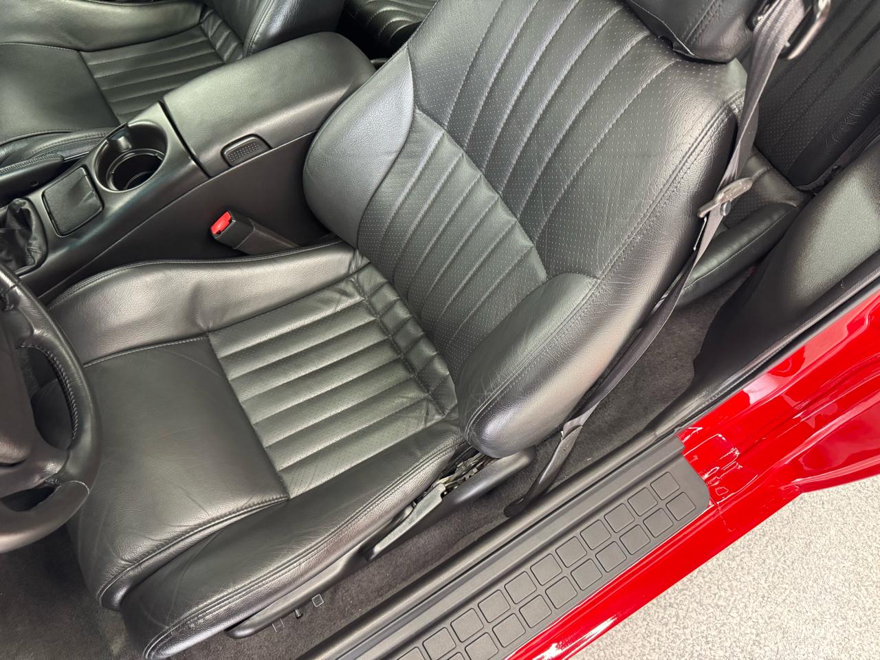 Pontiac Firebird  2001