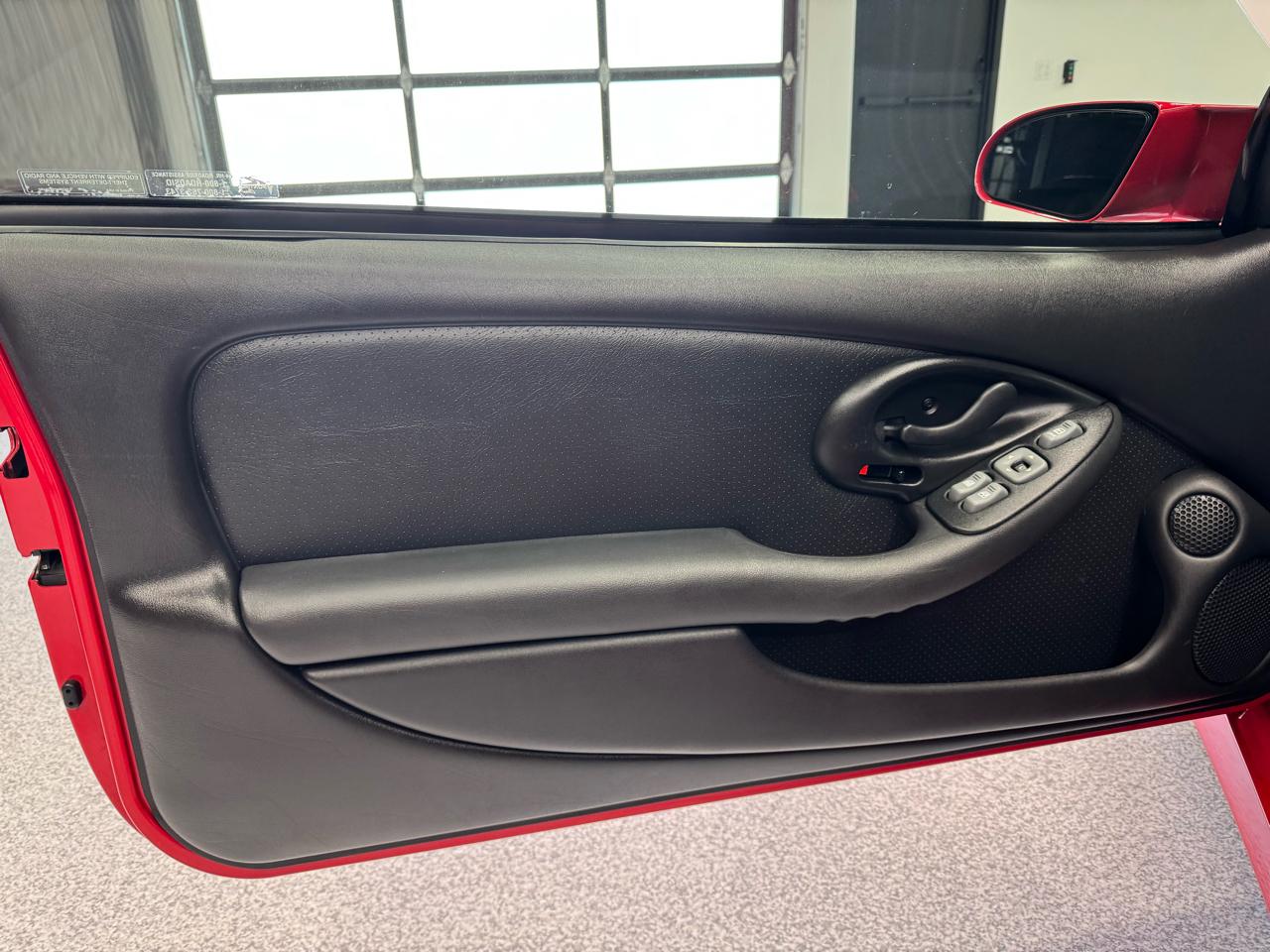 Pontiac Firebird  2001